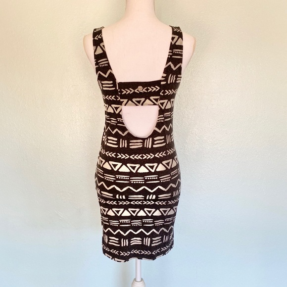 Billabong Dresses & Skirts - Billabong Open Back Dress sz M